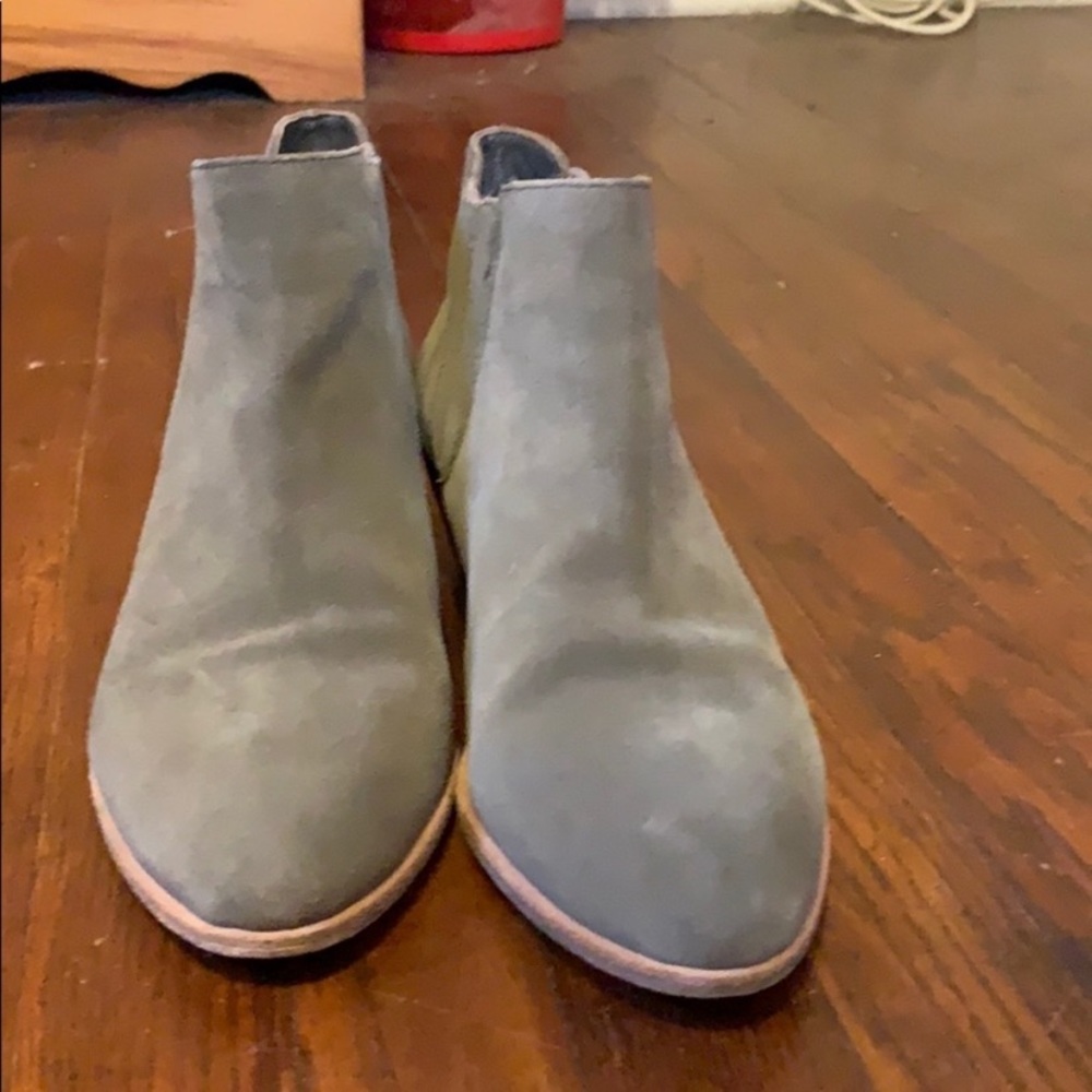 Size 9.5 Joie booties